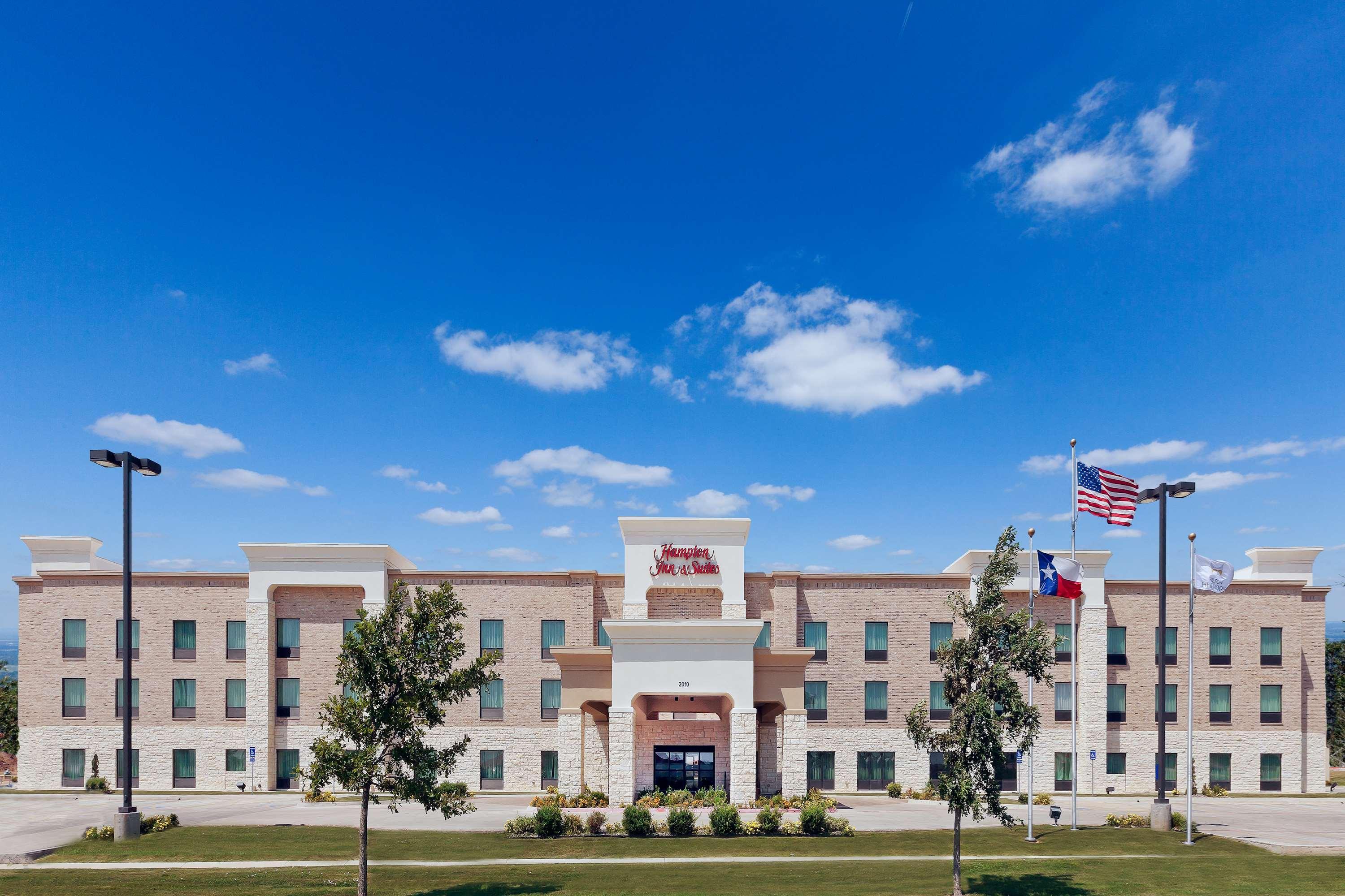 Hampton & Hotel 3*